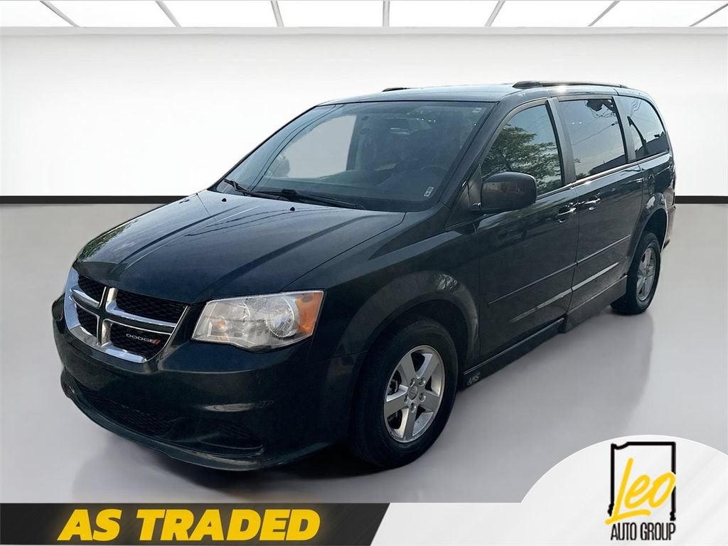 2012 Dodge Grand Caravan SXT in Gray — front three-quarter view