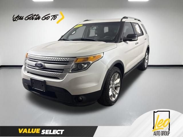 2015 Ford Explorer XLT in White — front three-quarter view