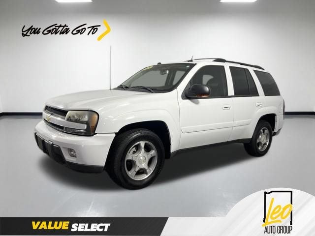 2005 Chevrolet Trailblazer LT in Summit White — front three-quarter view
