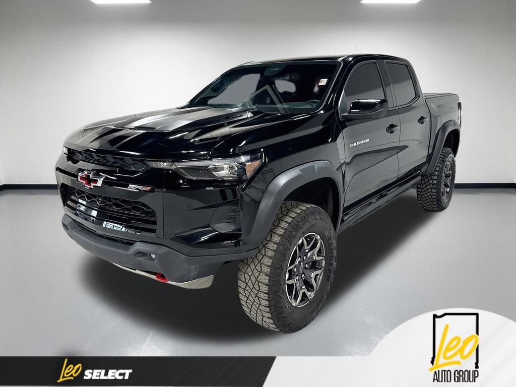 2025 Chevrolet Colorado ZR2 in Black — front three-quarter view