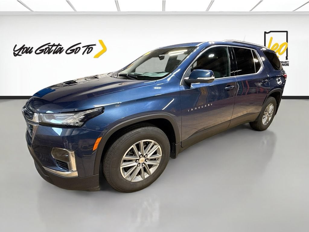 2023 Chevrolet Traverse LT Cloth in Northsky Blue Metallic — front three-quarter view