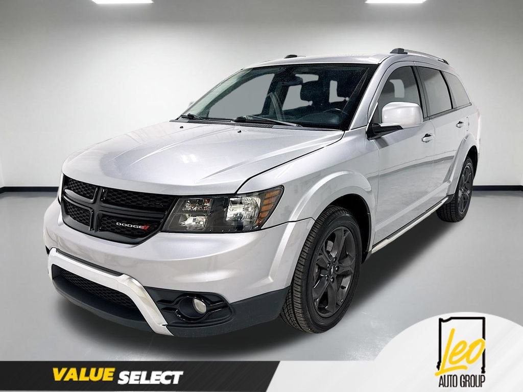 2019 Dodge Journey Crossroad in Silver — front three-quarter view