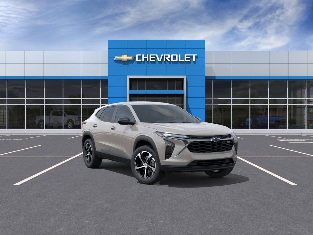 2026 Chevrolet Trax 1RS in White Sands — front three-quarter view